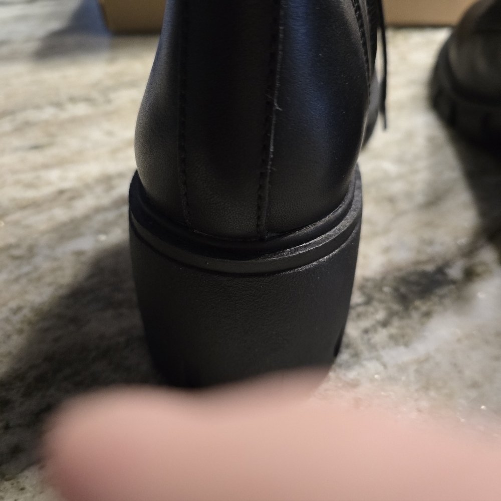Steve Madden Black Lace-Up Women's Boots - Picture 8 of 10